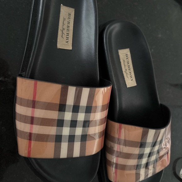 Burberry Women's Nova Check Slides.  Glossy Finish US 7 EU 37 - Picture 1 of 7